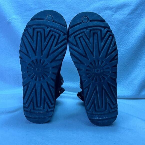 UGG Aidah Boots Women 9 Short Black Suede Leather Wool Lined Winter Comfy - Picture 9 of 11